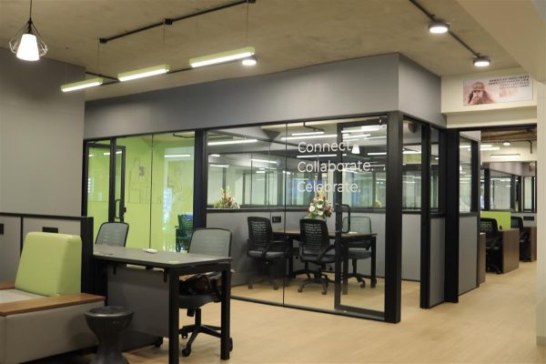 Ikoverk picture: mentor-led startup discussion with students